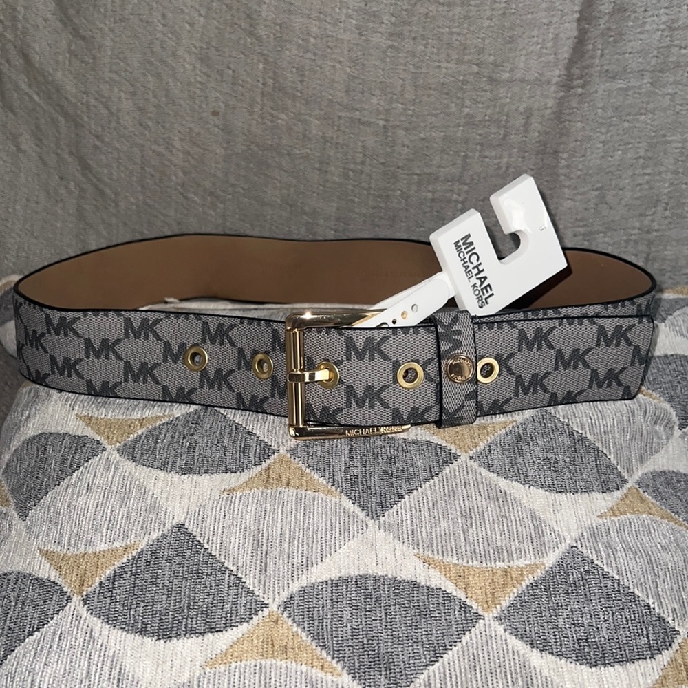 Michael Kors belt size S
